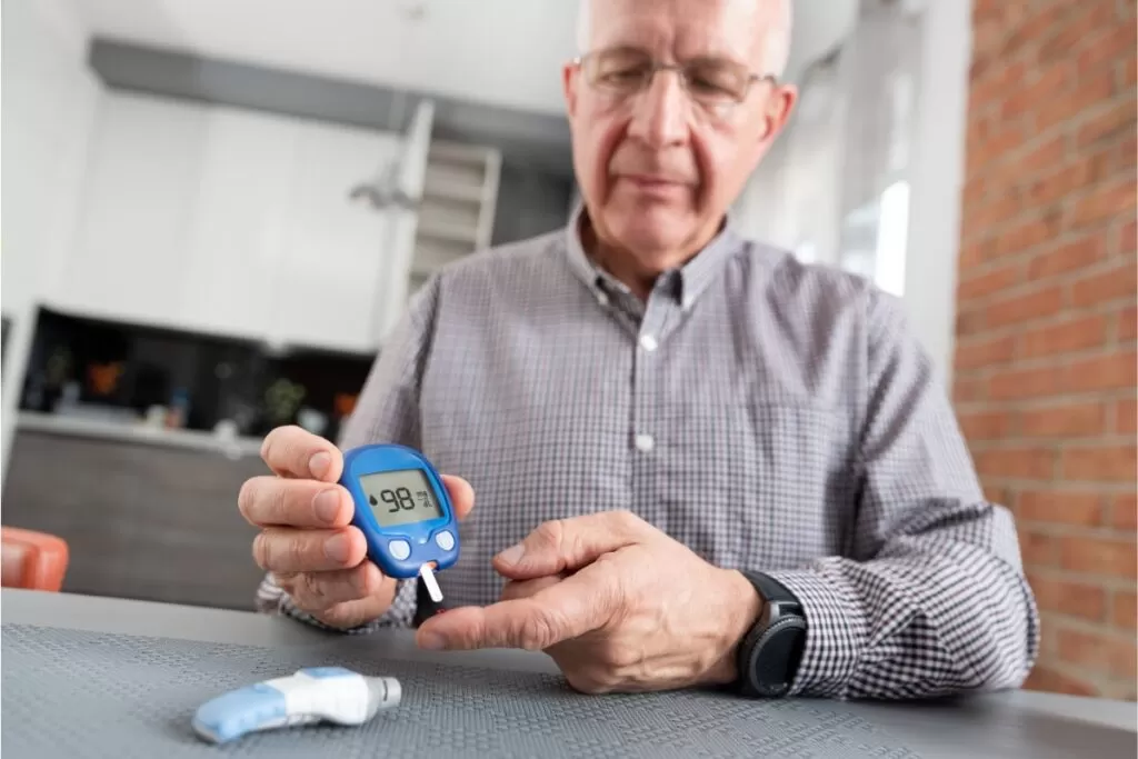 16 Sinais PREOCUPANTES de Açúcar Elevado no Sangue e 8 Sintomas de Diabetes
